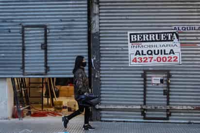 Argentina cumple este domingo seis meses desde la imposición de medidas de aislamiento social para hacer frente a la pandemia de COVID-19, con una situación epidemiológica aún no controlada y un duro coste para su ya golpeada economía. (ARCHIVO) 