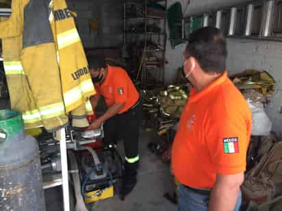 Solo uno de los cuatro bomberos que dio positivo a COVID-19 presentó síntomas graves de salud.