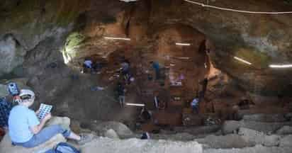 Los humanos modernos llegaron a la península Ibérica 5,000 años antes de lo que se pensaba, según apuntan herramientas de piedra encontradas en una cueva al norte de Portugal. (ESPECIAL) 