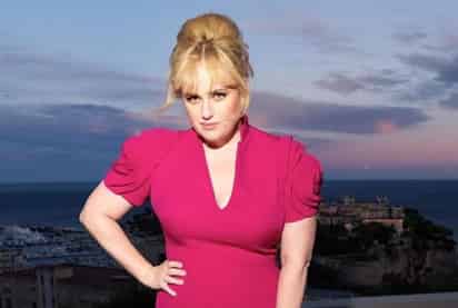 Desde que se desató la crisis sanitaria por el COVID-19, la actriz australiana Rebel Wilson no había aparecido en ninguna alfombra roja hasta hace unos días junto a su nuevo novio millonario. (INSTAGRAM)