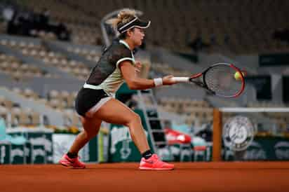 La mexicana Renata Zarazúa quedó eliminada en la segunda ronda de Roland Garros, tras caer 6-3, 0-6, 6-2 ante Elina Svitolina. (AP)