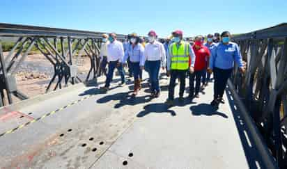 El mandatario dijo que el puente provisional reemplaza la infraestructura colapsada el 12 de septiembre debido a las intensas lluvias. (CORTESÍA) 