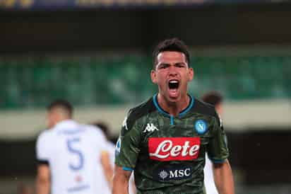 Hirving 'Chucky' Lozano, delantero del Nápoles, con un sueldo de 4.5 millones de euros netos por temporada, es el cuarto latino mejor pagado de la Serie A. (ARCHIVO)