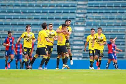 Rápidamente los tampiqueños se fueron arriba en el marcador cuando José Andrés Ávila bajó un tiro de esquina pasado a segundo poste, regateó a un rival y con certero zurdazo anotó el 1-0 a los 12 minutos del inicio de las acciones. (ESPECIAL)