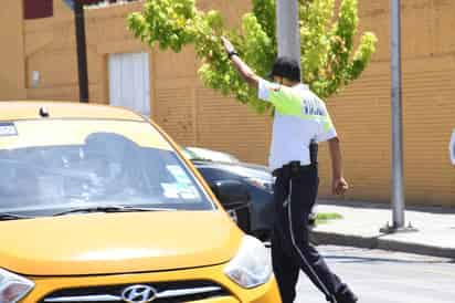 Fue por la mañana de hoy miércoles que los agentes se disponían a iniciar sus labores en los diversos sectores de la ciudad, antes de salir a recorridos fueron informados que debían someterse a pruebas de control toxicológico.
(ARCHIVO)