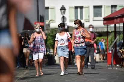 Con esta nueva cifra, el número de contagiados desde el inicio de la epidemia asciende ya a 809,684 en Francia. (EFE)