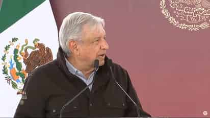 El presidente de México, Andrés Manuel López Obrador causó revuelo tras declarar que las anteriores administraciones, como la de Carlos Salinas de Gortari, utilizaron el 'sofisma' de las energías limpias para privatizar la industria eléctrica del país y anunció que impulsará estrategias para 'comprar más carbón y ayudar más a los productores' del sector en el país. (ARCHIVO)