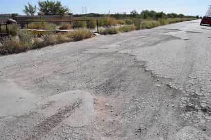 Alrededor del 80 por ciento de la carretera que conecta a los ejidos de Matamoros está en pésimo estado. (EL SIGLO DE TORREÓN) 