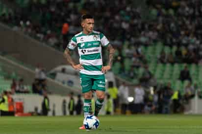 El delantero uruguayo de Santos Laguna, Brian Lozano, se descartó este martes para poder regresar en la parte final del torneo Guard1anes 2020. (ARCHIVO)