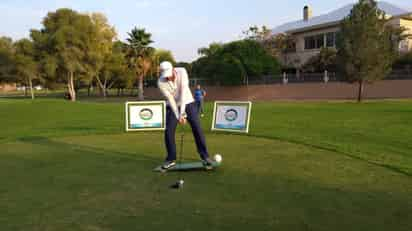 El torneo de convivencia, tiene la característica que en varios hoyos, se tiene una dificultad al momento de impactar la pelota. (ARCHIVO)