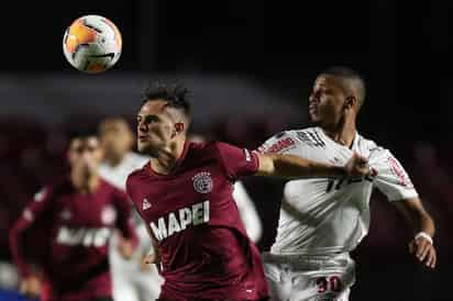 El Lanús es uno de los representantes pamperos en los octavos de final de 'La Otra Mitad de la Gloria', como se conoce a ese certamen. (EFE)