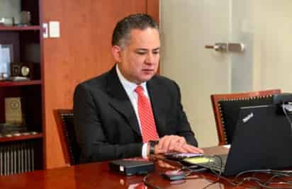 Durante una sesión virtual, el titular de la UIF, perteneciente a la Secretaría de Hacienda y Crédito Público (SHCP), Santiago Nieto Castillo, agradeció la confianza en México y refrendó el compromiso en la lucha contra el lavado de dinero a nivel regional, en coordinación con Paraguay, y la Misión México en la Organización de Estados Americanos (OEA).
