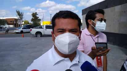Reyes Flores Hurtado, representante del Gobierno Federal en Coahuila, confirmó que el tráfico ilegal de combustible por las aduanas de Piedras Negras en Coahuila y Nuevo Laredo en Tamaulipas; es investigado por la Fiscalía General de la República (FGR) .