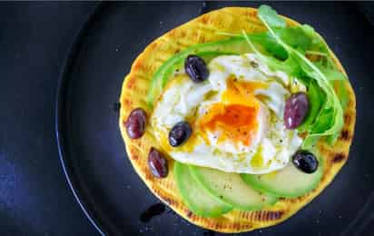 Incluir un huevo en la primera comida podría ayudar a la pérdida de peso, debido a las propiedades nutricionales que tiene este alimento. (AGENCIAS)