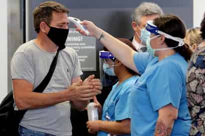 El estado de Australia del Sur está en alerta máxima tras anunciarse este lunes que se han producido 17 nuevos contagios de transmisión local de la COVID-19, los primeros que se detectan en esa región del país oceánico desde abril pasado. (ARCHIVO)