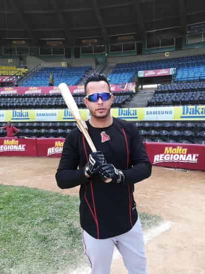 El antesalista Carlos Rivero, quien no pudo jugar para el Unión Laguna por la cancelación de la temporada en México, lo hará para Cardenales. (ESPECIAL)