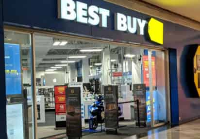 Best Buy informó a sus inversionistas su salida del país se debe a los efectos de la pandemia por COVID-19, que han generado una caída en el consumo, el empleo y el crecimiento económico.
(ARCHIVO)