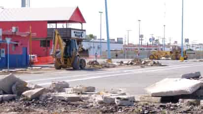 Durante la presente semana iniciaron los trabajos de remodelación de la Plaza Fiesta de Piedras Negras, que albergará la tienda Walmart Super Center.