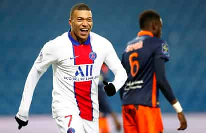 Kylian Mbappé ingresó como sustituto y logró su centésimo gol con el París Saint-Germain, líder de la liga francesa, que obtuvo el sábado un esforzado triunfo por 3-1 en Montpellier. (Especial) 