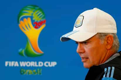 Alejandro Sabella, que falleció este martes a los 66 años, fue uno de los entrenadores más queridos y respetados del fútbol (ESPECIAL)