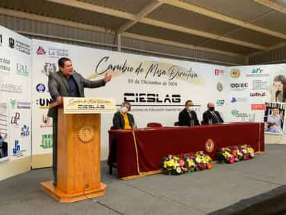 Esta mañana se llevó a cabo la toma de protesta de la nueva mesa directiva del Comunidad de Instituciones de Educación Superior de La Laguna (Cieslag), que estará presidida por Israel Castro Muñoz, director del Instituto Tecnológico Superior de Lerdo.
(EL SIGLO DE TORREÓN)