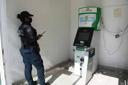 Los hechos ocurrieron presuntamente la noche del sábado en uno de los tres expendedores de dinero ubicados sobre la calle Primero de de Enero a la altura del fraccionamiento Monclova.