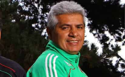 Luis Flores, exfutbolista que participó en la Copa del Mundo de México 1986 con la selección mexicana, habría sido internado por COVID-19. (ESPECIAL) 
