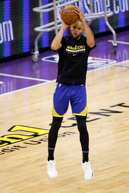 Todo un espectáculo resultó la práctica de los Guerreros de Golden State, pues su gran jugador, metió más de un centenar de triples en la duela.