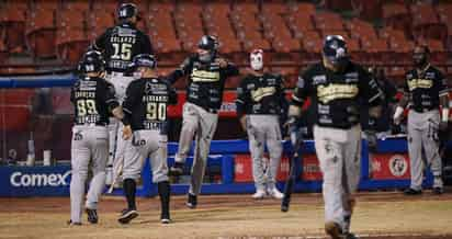 Los Sultanes de Monterrey intentarán finiquitar esta tarde su serie ante los Águilas de Mexicali. (ESPECIAL)