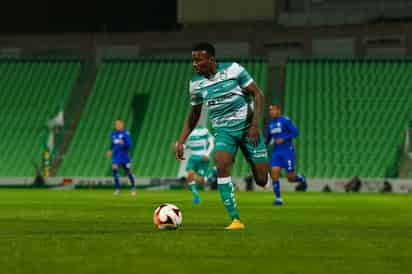 Juan Otero disputó todo el partido ante Cruz Azul. (CORTESÍA SANTOS)