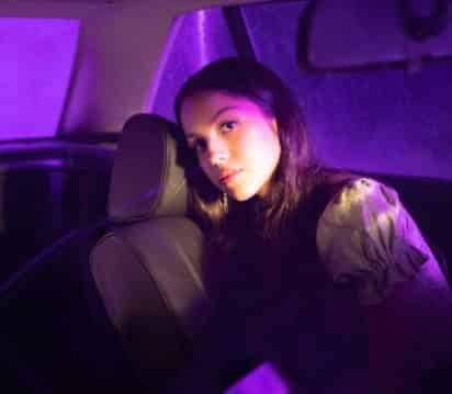 Hace unos días, el tema Drivers Licence de Olivia Rodrigo se convirtió en uno de los más escuchados en las listas de plataformas digitales, superando a The Weeknd e incluso a Bad Bunny. (Especial) 