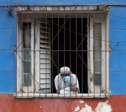 Cuba batió su máximo de casos positivos de COVID-19 diagnosticados en una jornada al anunciar este domingo 650 nuevos contagios, la cifra más alta desde el comienzo de la pandemia, con lo que acumula 18,151 confirmados, según el recuento diario del Ministerio de Salud Pública (Minsap). (ARCHIVO)