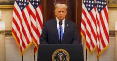 El presidente saliente de EUA, Donald Trump, destacó este martes que deja la Casa Blanca siendo 'el primer presidente en décadas que no ha comenzado nuevas guerras', en un mensaje de despedida antes de ser reemplazado por el demócrata Joe Biden, que tomará posesión el miércoles. (ESPECIAL)