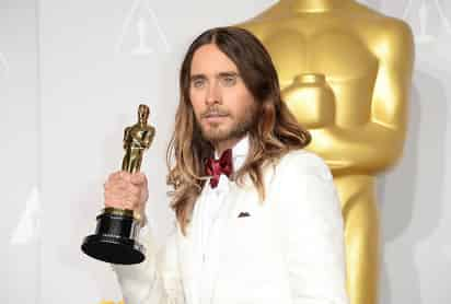 Jared Leto se ha distinguido por ser una persona que sabe tomarse las cosas con calma, para prueba está cuando se enteró que la pandemia de COVID-19 a casi dos semanas de que ésta comenzó y ahora por no saber dónde está el premio Oscar que ganó. (ESPECIAL) 