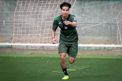 Diego Lainez se había ganado la titularidad en el Betis, y ahora se deberá de perder algunos partidos debido al COVID-19. (ARCHIVO)