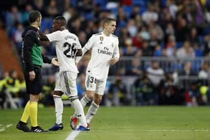 El jugador ya hizo su aparición con el Real Madrid en España. (TWITTER)