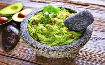 Como todos los años el Super Bowl de la NFL es uno de los eventos que incrementa el consumo de guacamole en Estados Unidos, y en este 2020 las exportaciones de aguacate mexicano registraron niveles récord. (ESPECIAL)