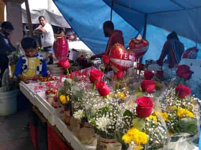 Aunque la pandemia por COVID-19 ocasionó una baja en las ventas en el Día de San Valentín, tanto los restaurantes como los comercios reportaron una buena afluencia de clientes en la región lagunera.
(ARCHIVO)