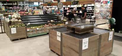 Texas es uno de varios estados que no incluyeron a numerosos trabajadores esenciales, entre ellos los empleados de tiendas de comestibles y supermercados, en la segunda fase de vacunaciones, dando prioridad a los mayores de 65 años y a las personas con condiciones médicas crónicas.
(ARCHIVO)