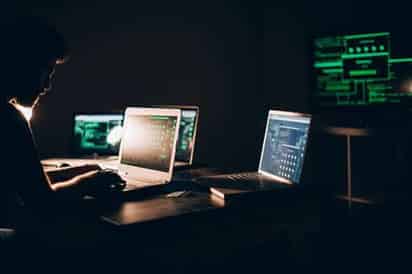 El Departamento de Justicia de Estados Unidos acusó a tres programadores informáticos norcoreanos de una amplia gama de destructivos hackeos globales, cuyas víctimas incluyeron bancos y un estudio cinematográfico, informaron el miércoles los fiscales federales. (ESPECIAL)