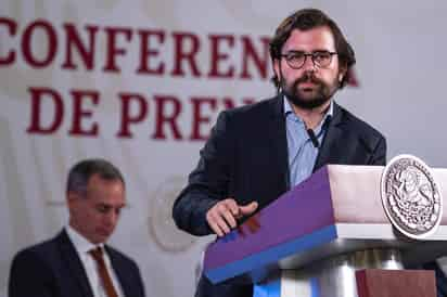 Svarch Pérez se desempeñaba anteriormente como el titular de la Coordinación Nacional Médico del Instituto de Salud para el Bienestar (Insabi), y el día de hoy rindió protesta como el nuevo encargado de la Cofepris ante el secretario de Salud, Jorge Alcocer Varela.
(ARCHIVO)