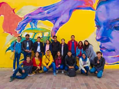 Comunidad. Integrantes del proyecto lagunero Ana juega a las escondidas, junto a otros jóvenes del GIFF Rally Universitario.