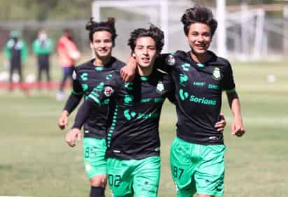 Con un Hat-Trick del santista Jordan Carrillo, los Guerreros golearon hoy 4-0 al Atlético de San Luis, en el duelo que inauguró la Jornada 7 del Torneo Guardianes 2021 de la categoría Sub-20 de la Liga MX. (CLUB SANTOS)