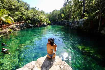 Los cenotes son una de las maravillas naturales más hermosas que hay en México. En toda la península de Yucatán es posible encontrar diferentes de estos misteriosos lugares inundados de aguas cristalinas y rodeados de vegetación exuberante. (Especial) 