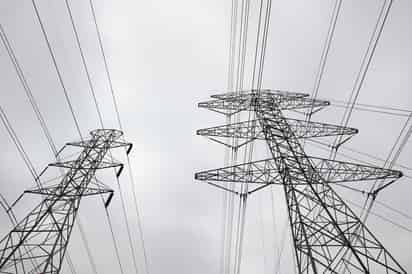 Casi 185,000 viviendas y negocios todavía estaban a oscuras el viernes por la mañana según la página web poweroutage.us, comparado con unos 3 millones dos días atrás. Las autoridades dijeron que aún podría haber apagones selectivos limitados.
(EFE)