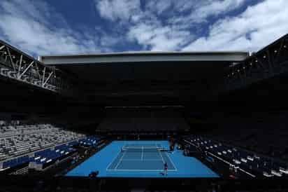 Un brote de COVID-19 obligó a un confinamiento, por lo que el torneo no pudo recibir fanáticos durante cinco días. (EFE)