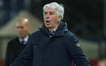 Gian Piero Gasperini, técnico del Atalanta, criticó duramente la actuación del árbitro alemán Tobias Stieler. (EFE)