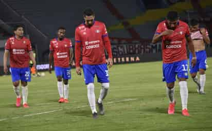 Los jugadores como del equipo Wilstermann, ya se encuentran entrenando para el arranque de su competencia oficial en pocos días. (EFE)