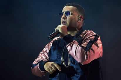 El reguetonero Daddy Yankee reveló que aumentó 50 libras (23 kilos) durante la pandemia de la COVID-19, específicamente por la ansiedad que le creó mantenerse encerrado en su residencia y no poder ofrecer presentaciones musicales. (ESPECIAL) 