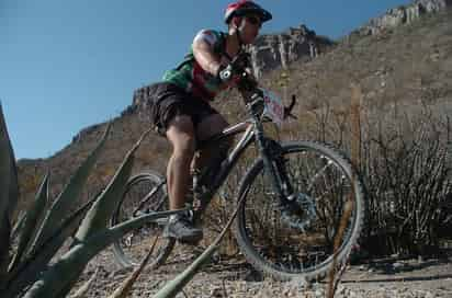 Esta disciplina deportiva tiene las ventajas de realizarse al aire libre y sin proximidad social. (ARCHIVO)